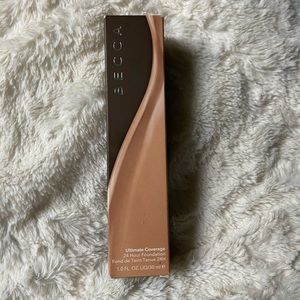 Becca Ultimate Coverage Foundation